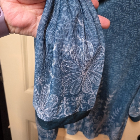 ‼️3/$30‼️Timeson Ladies Flowered Long Sleeve Top Medium greenish/teal - Picture 8 of 16